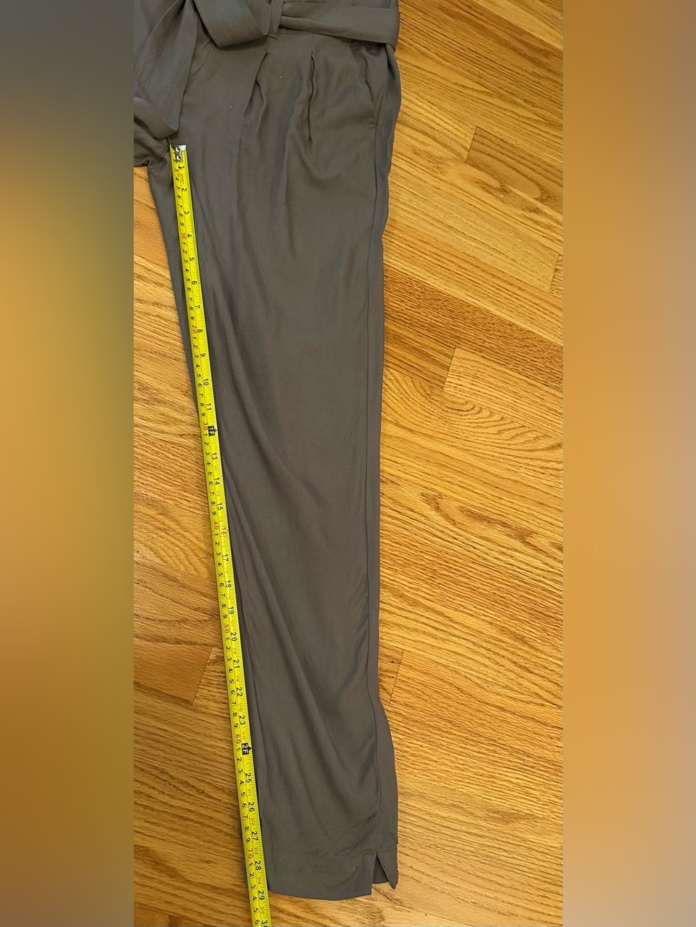 Sundance Gray 100% Rayon Tie Waist Pants Women’s Size 8 Boho Casual Tapered Leg - Picture 12 of 12